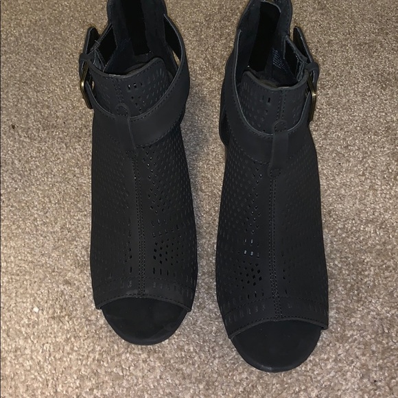 Open toed heel - Picture 3 of 3